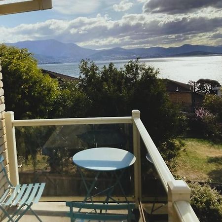 Spacious Modern Home Outstanding Views Sleeps 9 Hobart Exterior photo